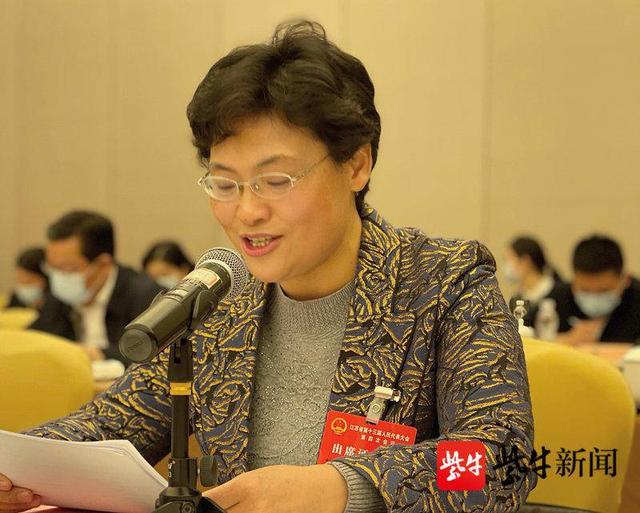 搶抓南通新機場建設(shè)的重大機遇，創(chuàng)建空港型自由貿(mào)易聯(lián)動創(chuàng)新發(fā)展區(qū)，成為撬動南通世界級家紡產(chǎn)業(yè)集群的新支點